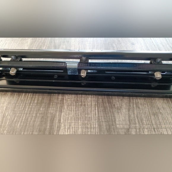Classic 3 Hole Paper Punch - Picture 9 of 11